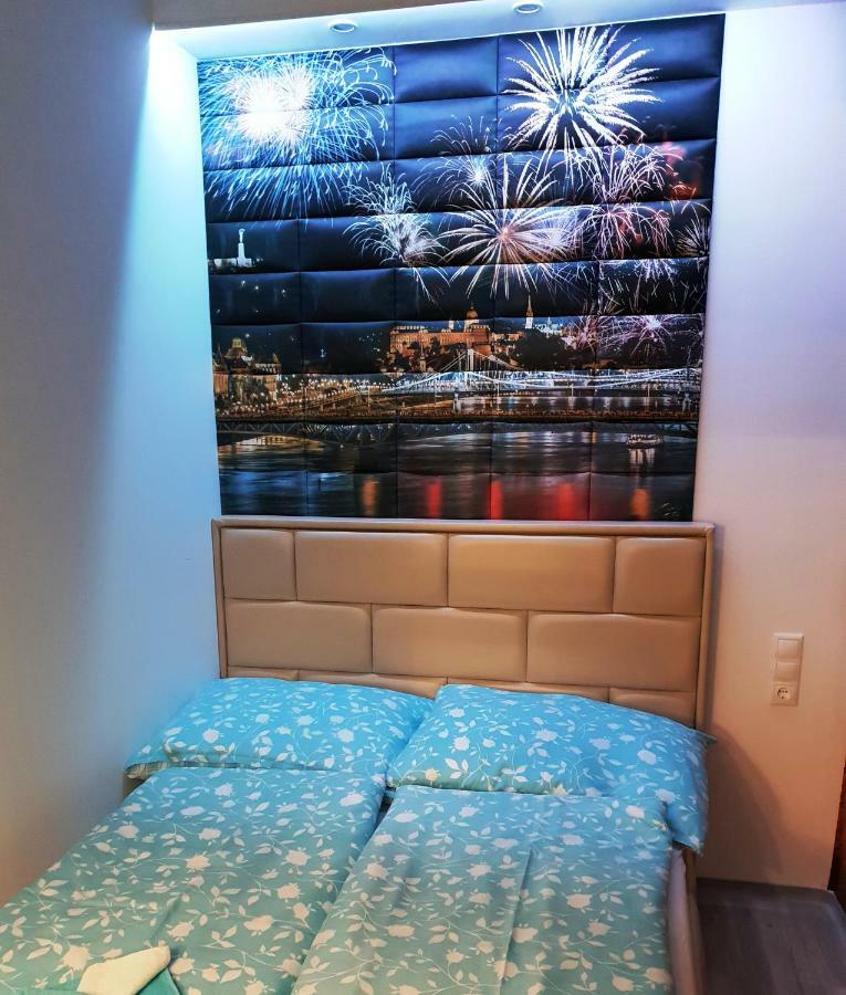 Fireworks Rakoczi Mini Appartement Boedapest Buitenkant foto